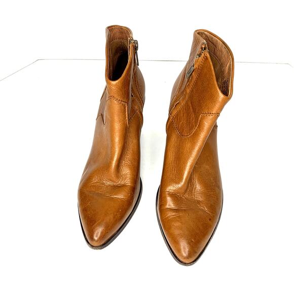Frye Lila model in saddle tan caramel western bootie pointy toe women's size 6.5 - Picture 2 of 9